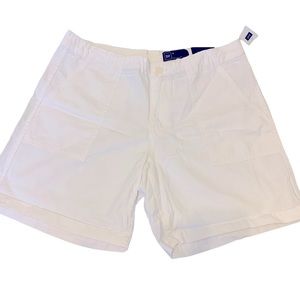 Brand new GAP girlfriend chino shorts, white